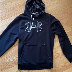 Black under armor sweatshirt